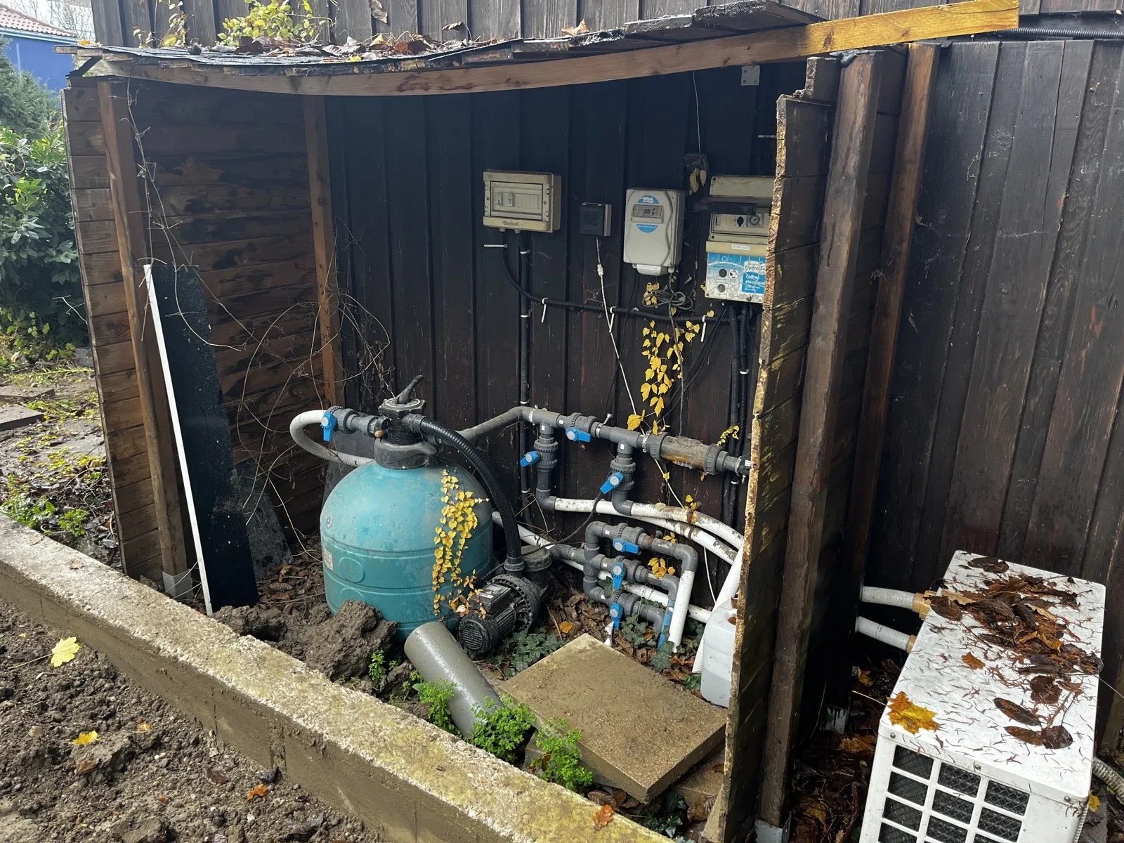 A tom pousse pisciniste réfection local technique diagnostic et réparations