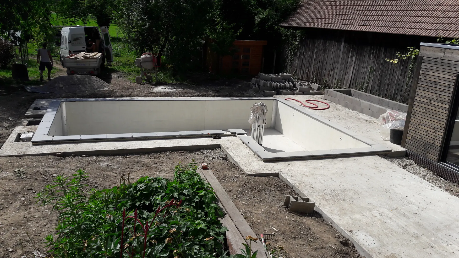 tom pousse paysage avant travaux piscine et plage piscine vue 3