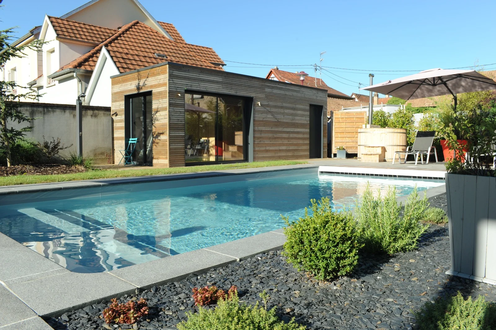 tom pousse paysage intégration bain nordique jardin pisciniste bas rin