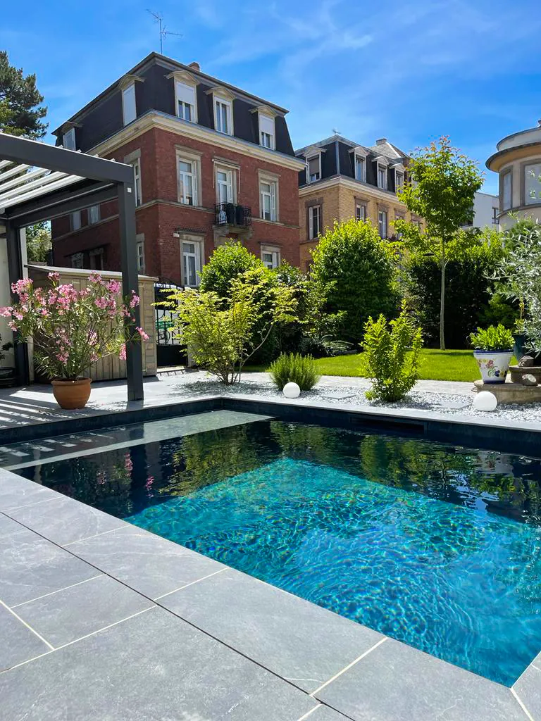 tom pousse paysage piscine jardin strasbourg après Image principale du projet