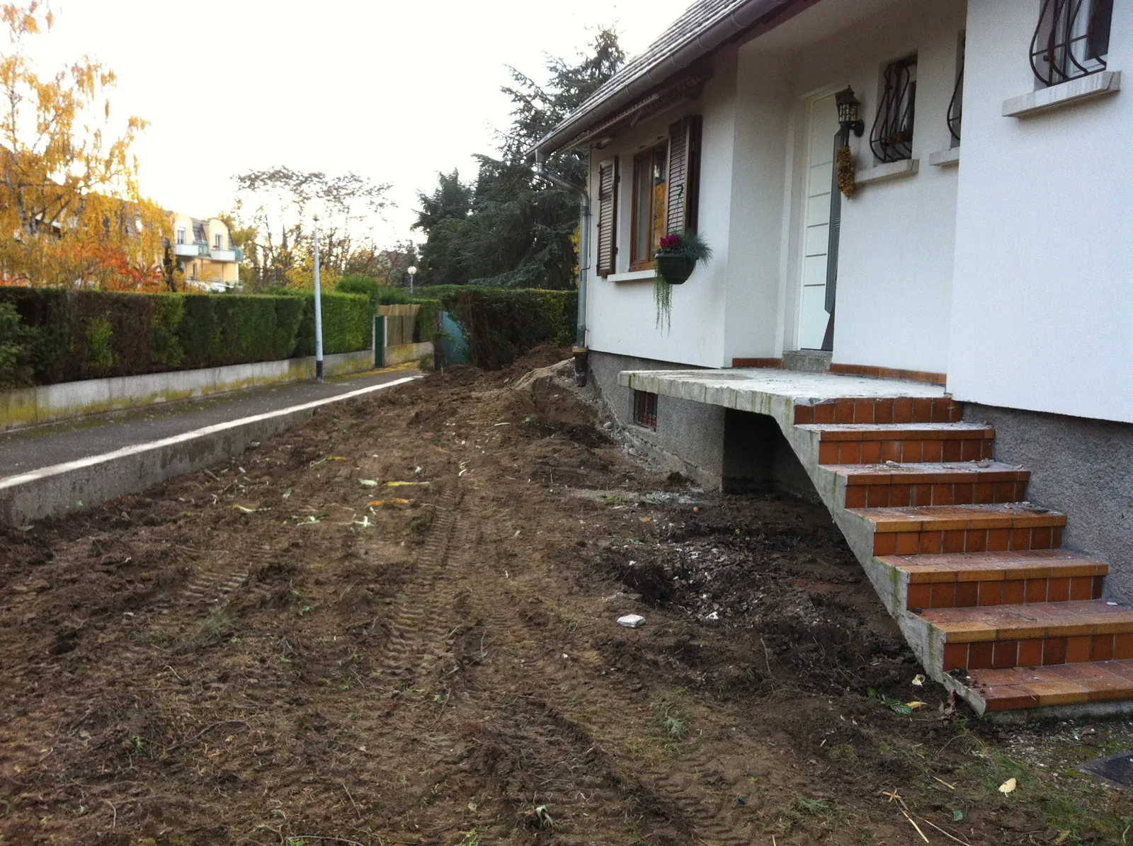 tom pousse paysage réfection entrée marche bloc granit palissades pendant