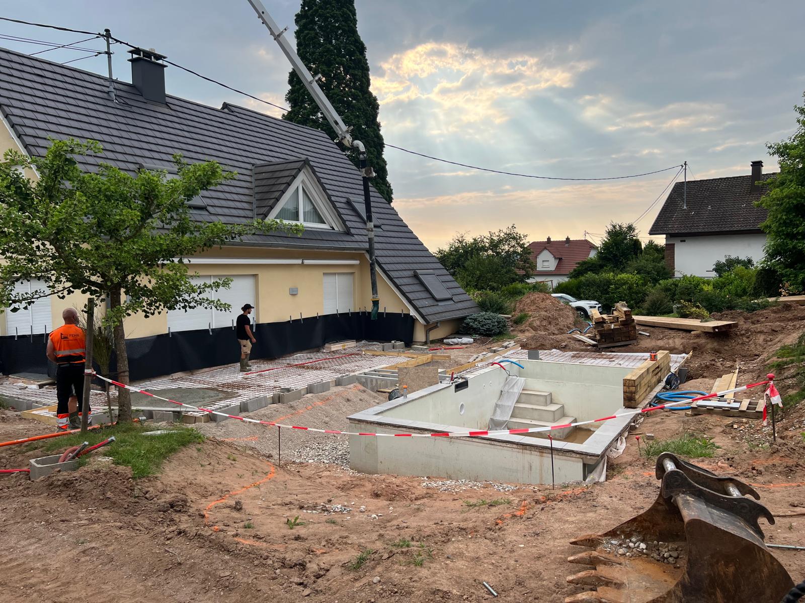 réalisation dalle béton pourtour piscine