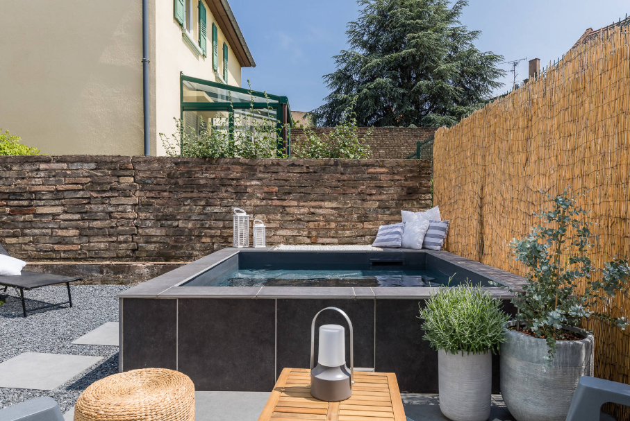 intégration mini piscine petit jardin strasbourg tom pousse